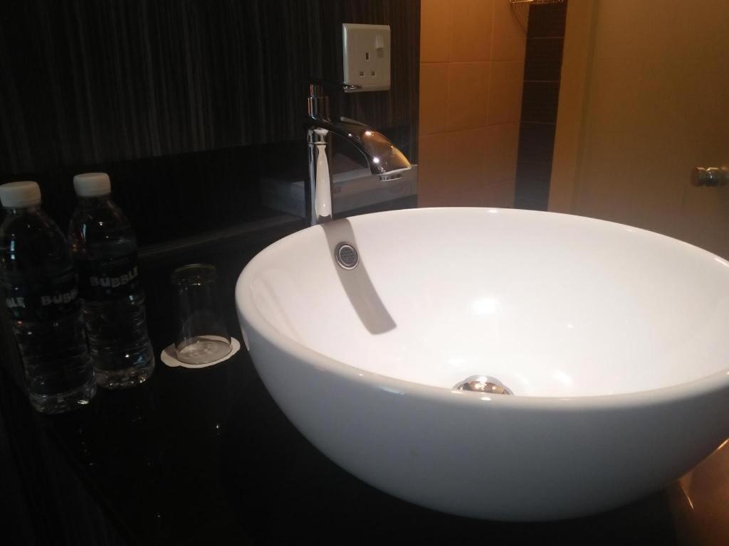 Zotel Business & Leisure Hotel Kuching Luaran gambar